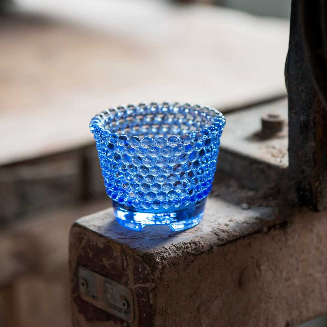 Cascade tealight holder